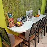 Апартаменты Venge -cale Mieszkanie 46m2 Na Wylacznosc - Z Jedna Sypialnia I Jednym Sypialno-salonem -3 Pietro Bez Windy- Rezerwacja Bez Karty Kredytowej-klimatyzacja-netflix-2 Lozeczka Dzieciece, Bezplatny Parking Publiczny Na Monitorowanym Podworzu Вроцлав