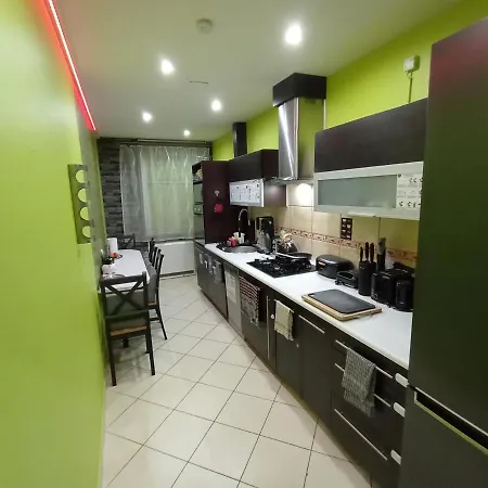 Apartment Apartament Venge -Cale Mieszkanie 46M2 Na Wylacznosc - Z Jedna Sypialnia I Jednym Sypialno-Salonem -3 Pietro Bez Windy- Rezerwacja Bez Karty Kredytowej-Klimatyzacja-Netflix-2 Lozeczka Dzieciece- Bezplatny Parking Publiczny Wroclaw