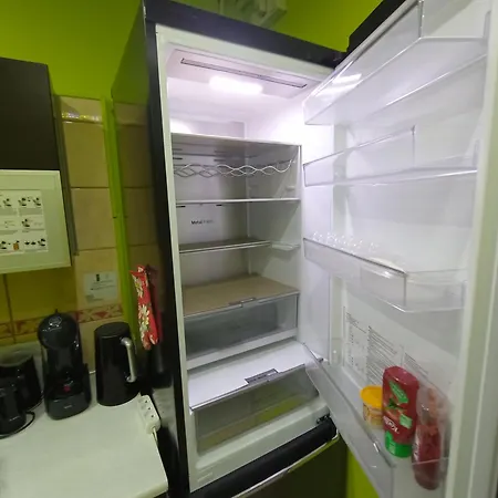 Apartment Apartament Venge -Cale Mieszkanie 46M2 Na Wylacznosc - Z Jedna Sypialnia I Jednym Sypialno-Salonem -3 Pietro Bez Windy- Rezerwacja Bez Karty Kredytowej-Klimatyzacja-Netflix-2 Lozeczka Dzieciece- Bezplatny Parking Publiczny Wroclaw