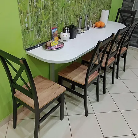Apartament Venge -Cale Mieszkanie 46M2 Na Wylacznosc - Z Jedna Sypialnia I Jednym Sypialno-Salonem -3 Pietro Bez Windy- Rezerwacja Bez Karty Kredytowej-Klimatyzacja-Netflix-2 Lozeczka Dzieciece- Bezplatny Parking Publiczny Apartment Wroclaw