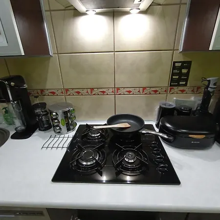 Apartament Venge -Cale Mieszkanie 46M2 Na Wylacznosc - Z Jedna Sypialnia I Jednym Sypialno-Salonem -3 Pietro Bez Windy- Rezerwacja Bez Karty Kredytowej-Klimatyzacja-Netflix-2 Lozeczka Dzieciece- Bezplatny Parking Publiczny Wroclaw