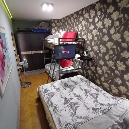 Apartament Venge -Cale Mieszkanie 46M2 Na Wylacznosc - Z Jedna Sypialnia I Jednym Sypialno-Salonem -3 Pietro Bez Windy- Rezerwacja Bez Karty Kredytowej-Klimatyzacja-Netflix-2 Lozeczka Dzieciece- Bezplatny Parking Publiczny Apartment Wroclaw