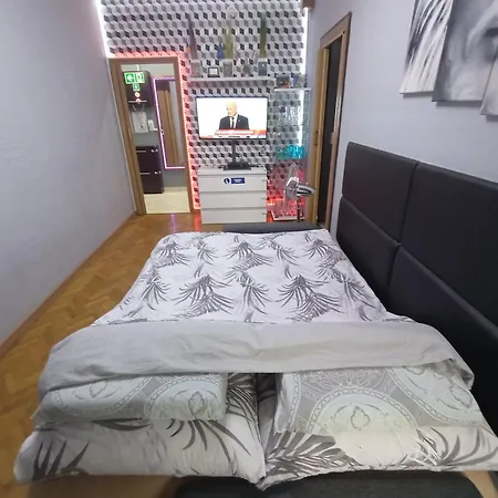 Apartament Venge -Cale Mieszkanie 46M2 Na Wylacznosc - Z Jedna Sypialnia I Jednym Sypialno-Salonem -3 Pietro Bez Windy- Rezerwacja Bez Karty Kredytowej-Klimatyzacja-Netflix-2 Lozeczka Dzieciece- Bezplatny Parking Publiczny Apartment *