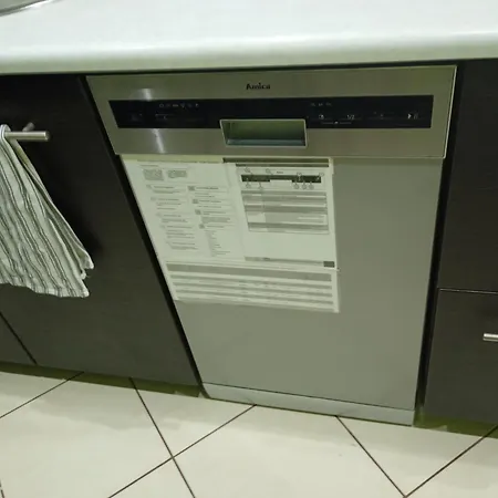 Venge -całe Mieszkanie 46m2 Na Wyłączność - Z Jedną Sypialnią I Jednym Sypialno-salonem -3 Piętro Bez Windy- Rezerwacja Bez Karty Kredytowej-klimatyzacja-netflix-2 łóżeczka Dziecięce- Bezpłatny Parking Publiczny Apartament Wrocław