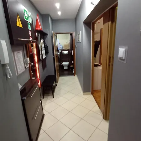 Venge -cale Mieszkanie 46m2 Na Wylacznosc - Z Jedna Sypialnia I Jednym Sypialno-salonem -3 Pietro Bez Windy- Rezerwacja Bez Karty Kredytowej-klimatyzacja-netflix-2 Lozeczka Dzieciece, Bezplatny Parking Publiczny Na Monitorowanym Podworzu