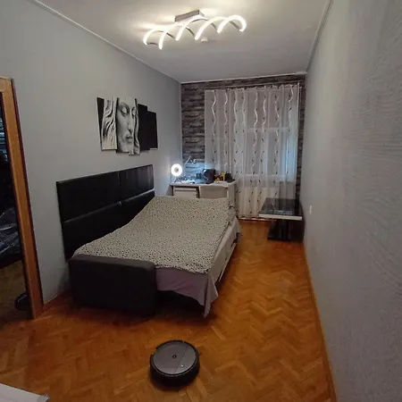 Apartament Venge -Cale Mieszkanie 46M2 Na Wylacznosc - Z Jedna Sypialnia I Jednym Sypialno-Salonem -3 Pietro Bez Windy- Rezerwacja Bez Karty Kredytowej-Klimatyzacja-Netflix-2 Lozeczka Dzieciece, Bezplatny Parking Publiczny Na Monitorowanym Podworzu Wrocław