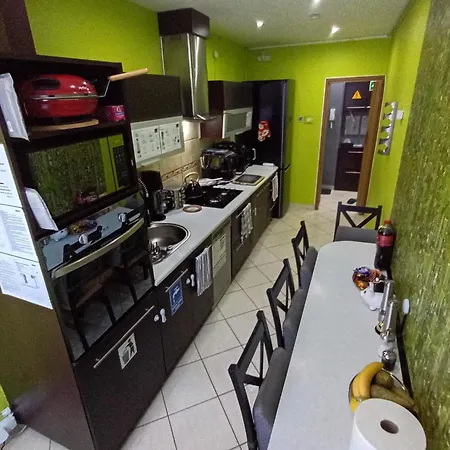 Venge -cale Mieszkanie 46m2 Na Wylacznosc - Z Jedna Sypialnia I Jednym Sypialno-salonem -3 Pietro Bez Windy- Rezerwacja Bez Karty Kredytowej-klimatyzacja-netflix-2 Lozeczka Dzieciece, Bezplatny Parking Publiczny Na Monitorowanym Podworzu Appartement