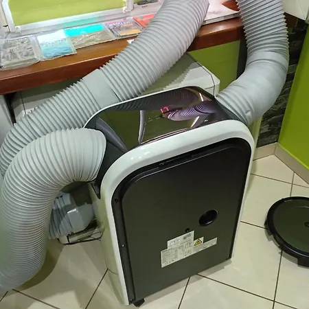 Apartament Venge -Cale Mieszkanie 46M2 Na Wylacznosc - Z Jedna Sypialnia I Jednym Sypialno-Salonem -3 Pietro Bez Windy- Rezerwacja Bez Karty Kredytowej-Klimatyzacja-Netflix-2 Lozeczka Dzieciece, Bezplatny Parking Publiczny Na Monitorowanym Podworzu Lägenhet Wrocław