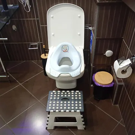 Apartman Venge -cale Mieszkanie 46m2 Na Wylacznosc - Z Jedna Sypialnia I Jednym Sypialno-salonem -3 Pietro Bez Windy- Rezerwacja Bez Karty Kredytowej-klimatyzacja-netflix-2 Lozeczka Dzieciece, Bezplatny Parking Publiczny Na Monitorowanym Podworzu Wrocław