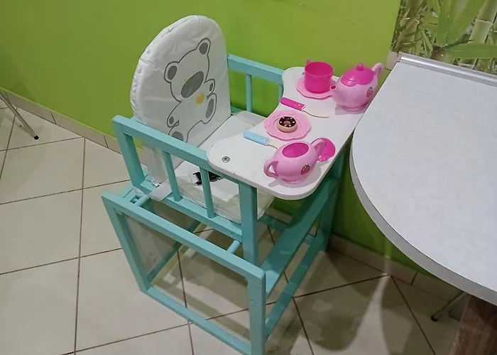 Apartament Venge -Cale Mieszkanie 46M2 Na Wylacznosc - Z Jedna Sypialnia I Jednym Sypialno-Salonem -3 Pietro Bez Windy- Rezerwacja Bez Karty Kredytowej-Klimatyzacja-Netflix-2 Lozeczka Dzieciece, Bezplatny Parking Publiczny Na Monitorowanym Podworzu Wroclaw