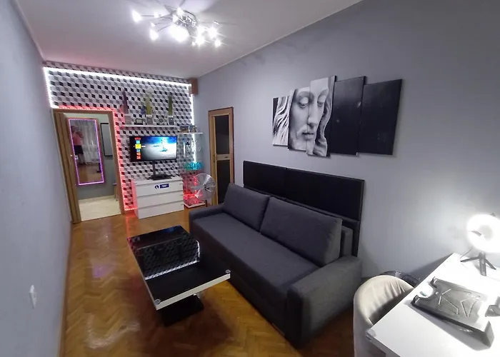 Apartament Venge -Cale Mieszkanie 46M2 Na Wylacznosc - Z Jedna Sypialnia I Jednym Sypialno-Salonem -3 Pietro Bez Windy- Rezerwacja Bez Karty Kredytowej-Klimatyzacja-Netflix-2 Lozeczka Dzieciece, Bezplatny Parking Publiczny Na Monitorowanym Podworzu Apartment *