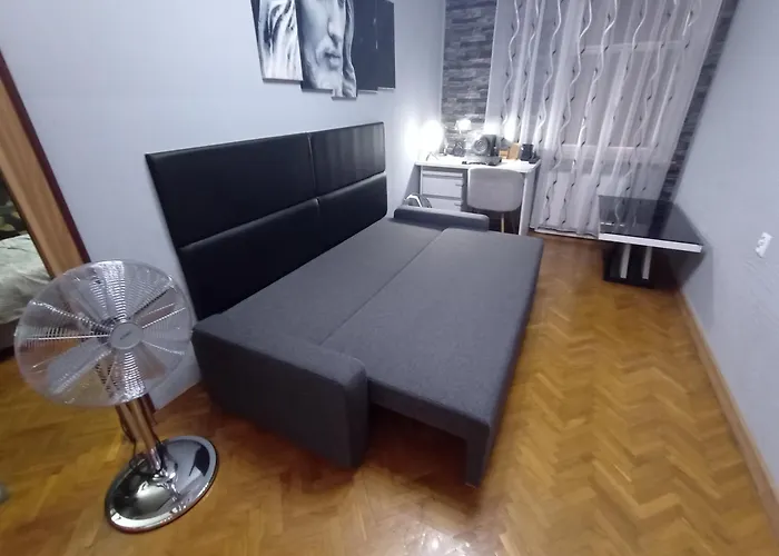 Apartament Venge -Cale Mieszkanie 46M2 Na Wylacznosc - Z Jedna Sypialnia I Jednym Sypialno-Salonem -3 Pietro Bez Windy- Rezerwacja Bez Karty Kredytowej-Klimatyzacja-Netflix-2 Lozeczka Dzieciece, Bezplatny Parking Publiczny Na Monitorowanym Podworzu * Wroclaw