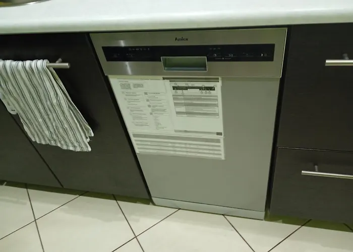 Apartament Venge -Cale Mieszkanie 46M2 Na Wylacznosc - Z Jedna Sypialnia I Jednym Sypialno-Salonem -3 Pietro Bez Windy- Rezerwacja Bez Karty Kredytowej-Klimatyzacja-Netflix-2 Lozeczka Dzieciece, Bezplatny Parking Publiczny Na Monitorowanym Podworzu Apartment Wroclaw