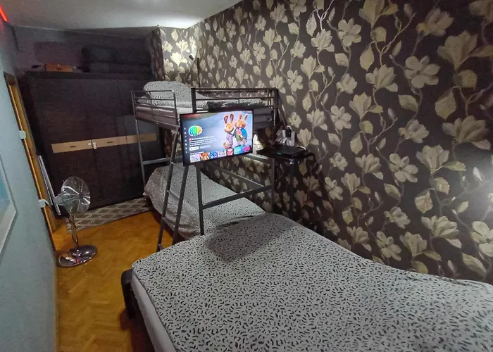 Apartament Venge -Cale Mieszkanie 46M2 Na Wylacznosc - Z Jedna Sypialnia I Jednym Sypialno-Salonem -3 Pietro Bez Windy- Rezerwacja Bez Karty Kredytowej-Klimatyzacja-Netflix-2 Lozeczka Dzieciece, Bezplatny Parking Publiczny Na Monitorowanym Podworzu Wroclaw