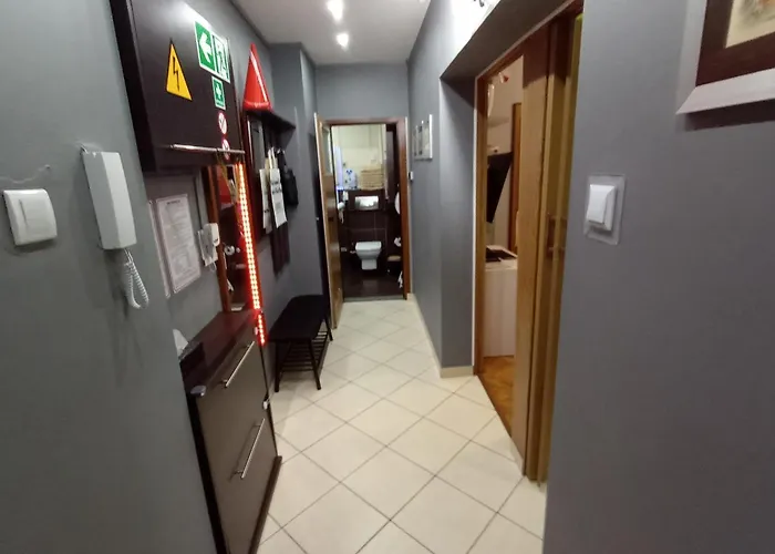 Apartament Venge -Cale Mieszkanie 46M2 Na Wylacznosc - Z Jedna Sypialnia I Jednym Sypialno-Salonem -3 Pietro Bez Windy- Rezerwacja Bez Karty Kredytowej-Klimatyzacja-Netflix-2 Lozeczka Dzieciece, Bezplatny Parking Publiczny Na Monitorowanym Podworzu